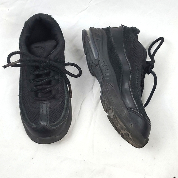Nike Air Max 95 Triple‎ Black Sneaker - Picture 1 of 8